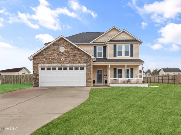 109 Woods Run Circle, Richlands, NC 28574