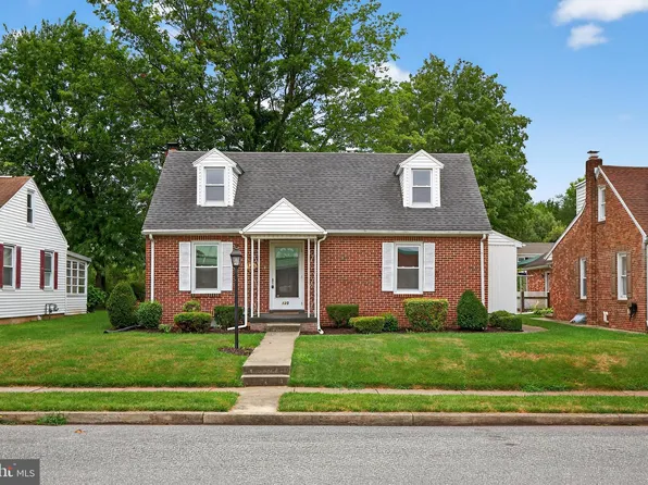 125 S 6th St, Mount Wolf, PA 17347