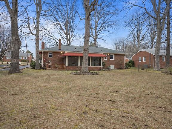 3rd image of 3309 Merkner Dr