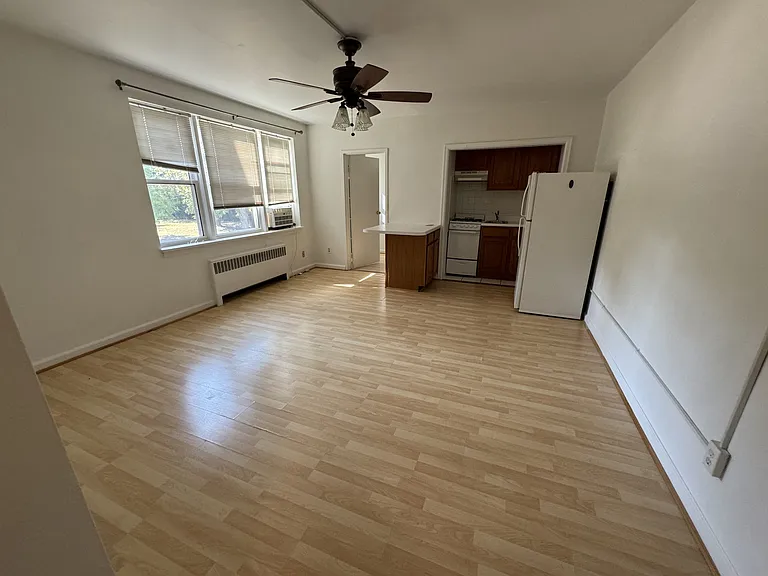 4200 Grand Ave — Photo 1