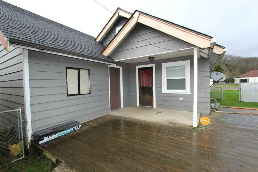 3004 Sumner Ave photo 1