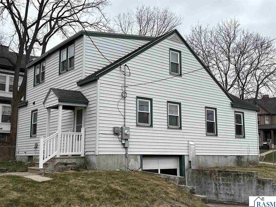 2nd image of 315 Byron St