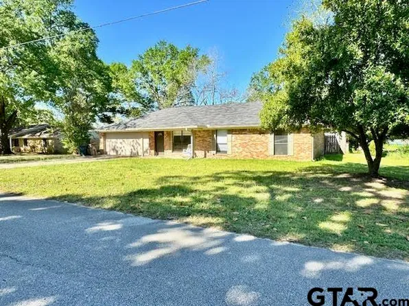 369 N Reagan St, Frankston, TX 75763