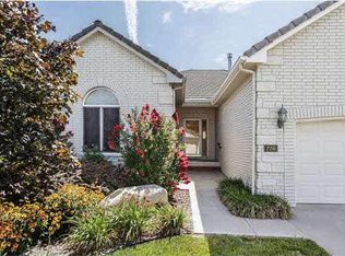 726 N Crest Ridge Ct, Wichita, KS 67230
