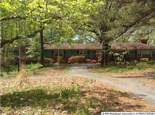 5407 Highway 301 #N, Walls, MS 38680