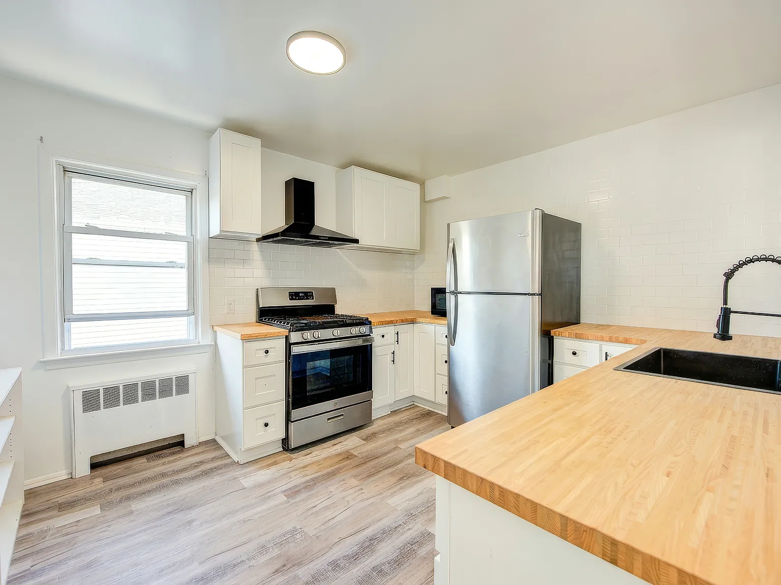 2 bed, 1.5 bath, 1000 sqft, $3,200 — Photo 4