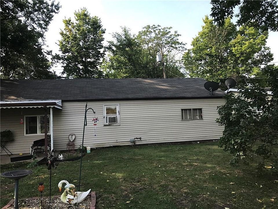 2nd image of 2229 Martha St