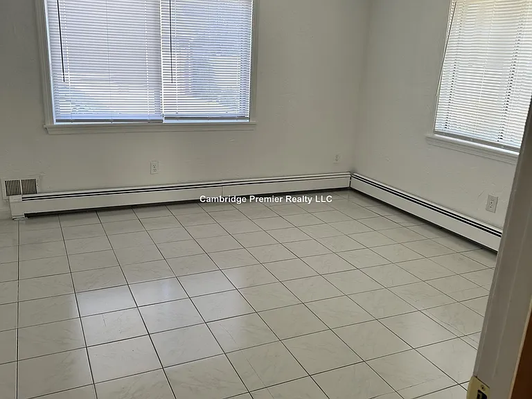 30 Murdock St #1A — Photo 4