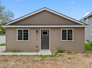 2534 Premont Ave, Waterford, MI 48328