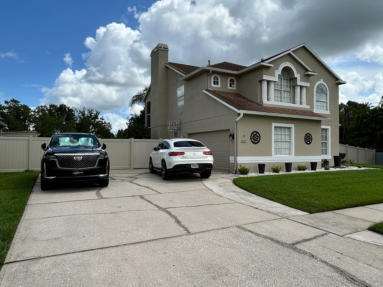 5 bed, 3100 sqft, $4,200 — Photo 2