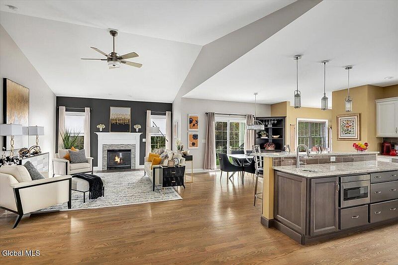 4th image of 26 Fieldstone Drive