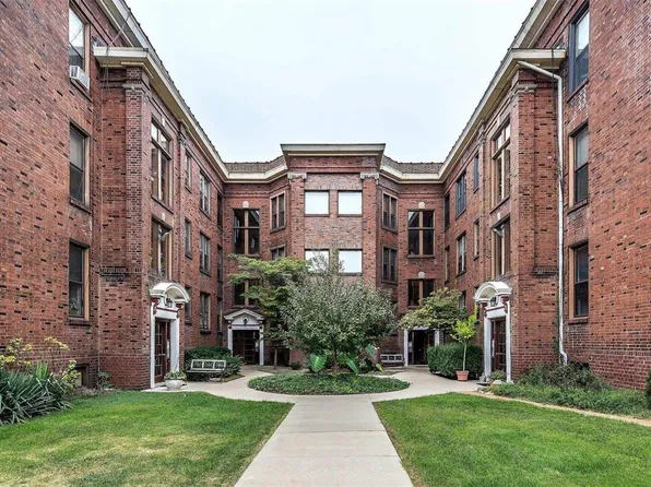 2017 S Grand Blvd APT 205, Saint Louis, MO 63104