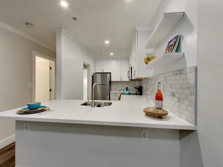 378 Van Buren - Renovated 2bed and 1bed units - Beautiful Building! — Photo 109