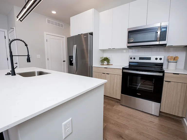 60 E Green St #410 — Photo 9