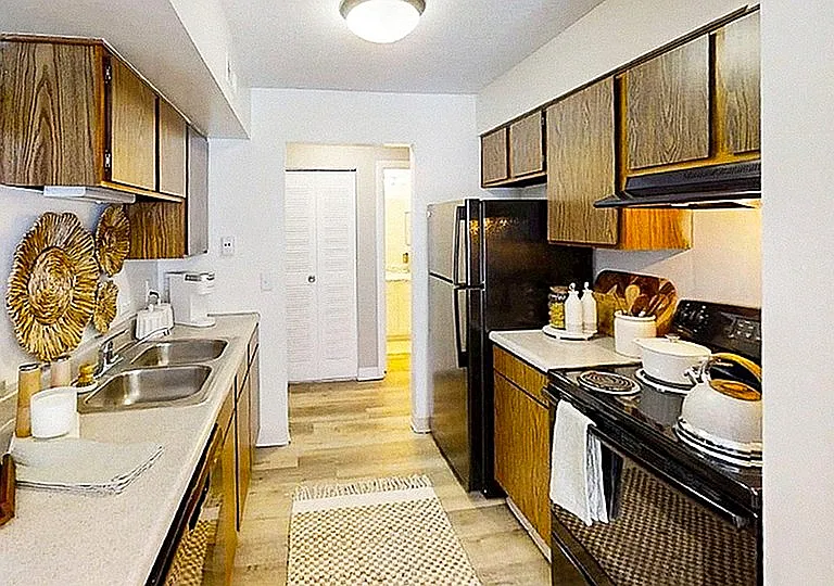 3030 Pebble Point Drive — Photo 2