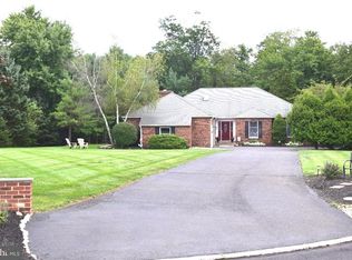 3 Duke Ln, Ambler, PA 19002