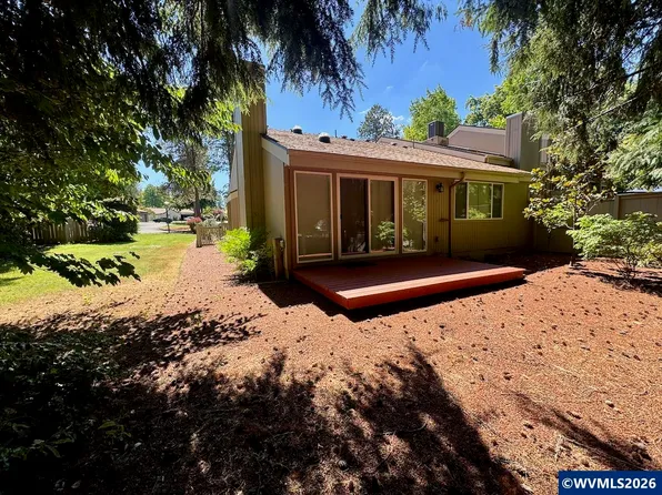 1889 Lexington Cir SE, Salem, OR 97306