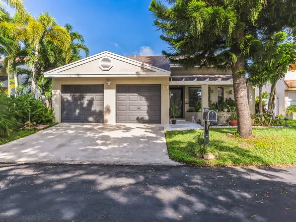 13 Hawthorne Lane, Boynton Beach, FL 33426