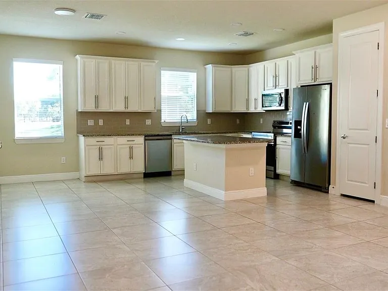 3917 Mahogany Ln — Photo 3