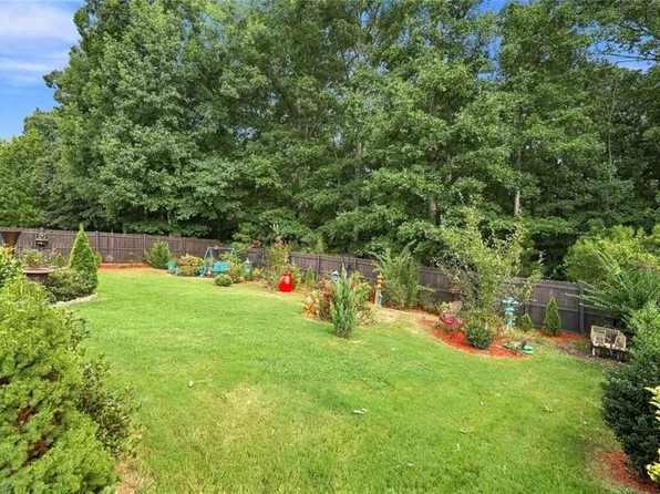 165 Babbling Brook Dr, McDonough, GA 30252