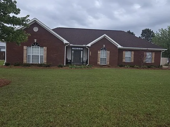 118 Huntington Dr, Headland, AL 36345