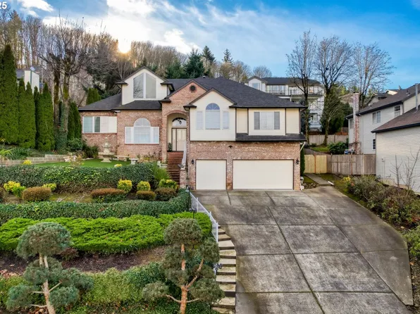 9818 SE Clatsop St, Portland, OR 97266