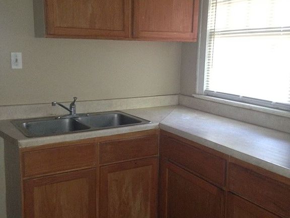 4th image of 1508 Superior Ave