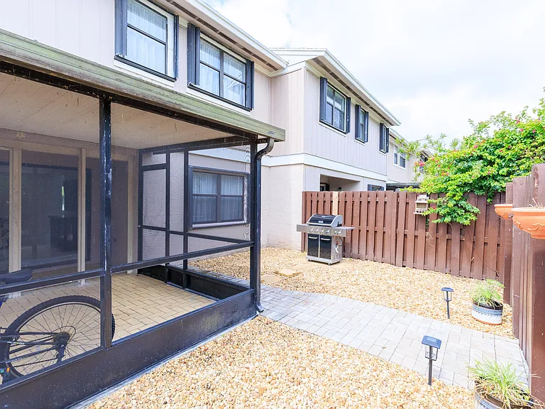 5241 Jog Ln — Photo 16