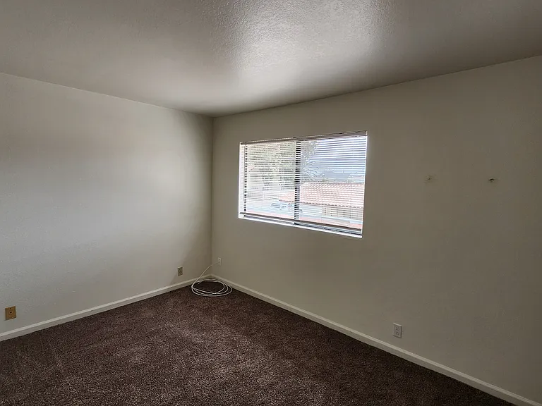 324 W Chestnut Ave — Photo 8