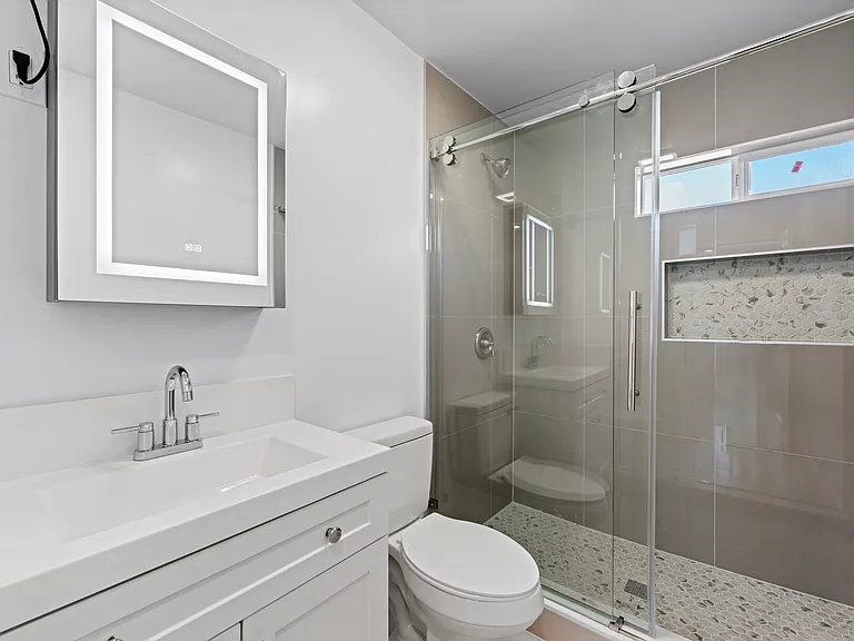 1693 N Hollywood Way — Photo 13