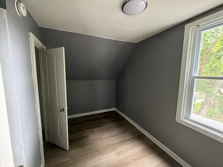 4144 Hyde Ave — Photo 3