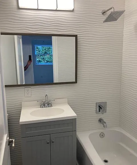 141 S Kenmore Ave #143 & 1/2 — Photo 6