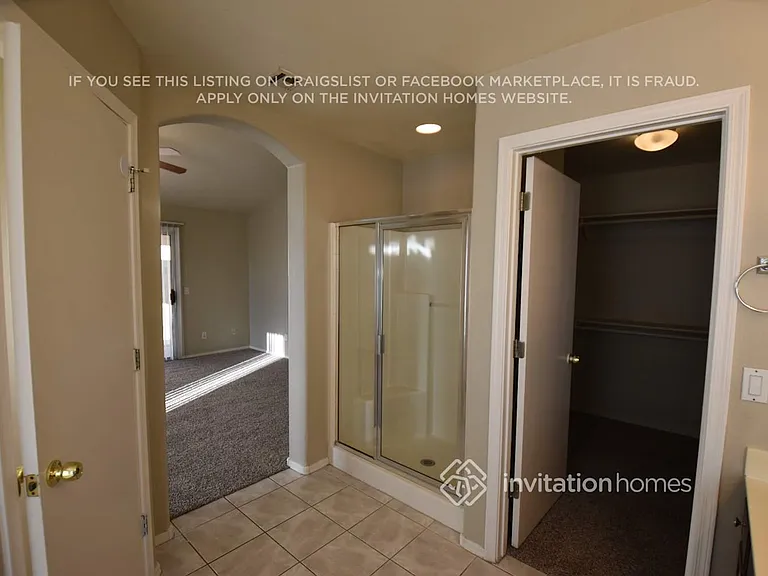 2046 N 90th Ln — Photo 14