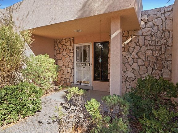 4th image of 6908 Wildwood Ct NE