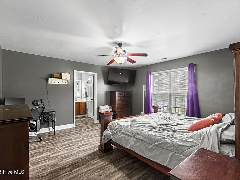 132 Forest Bluff Dr — Photo 17