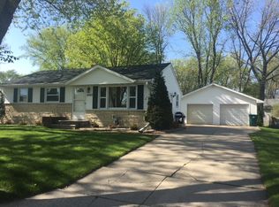 2560 Tulip Ln, Green Bay, WI 54313