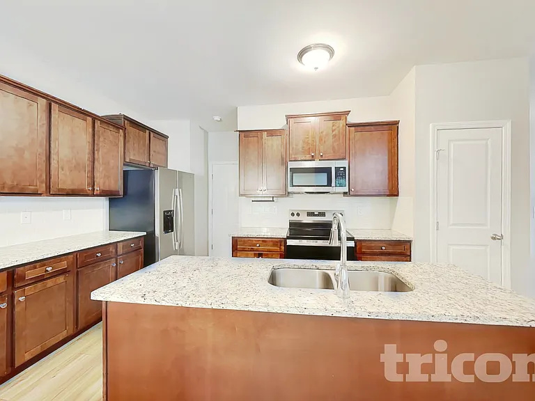 2292 Shady Dr — Photo 5