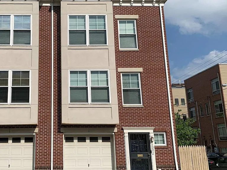 1301 N Marshall St — Photo 2