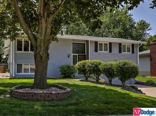 10225 Ohern St, Omaha, NE 68127