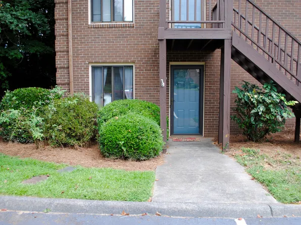 240 Ridge Forest Ct, Winston Salem, NC 27104