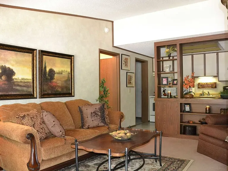 Rowanoake Apartments — Photo 5