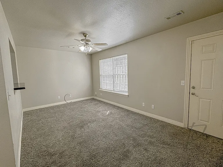 912 S Wood Ave — Photo 10