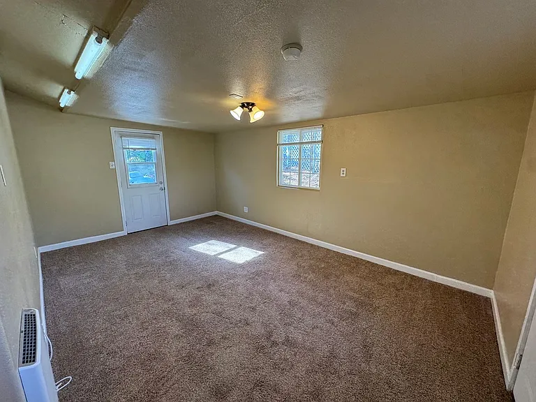 1571 Vista Grande Ln #B — Photo 9