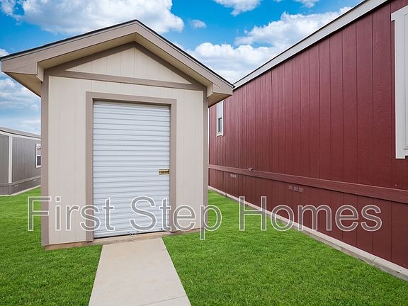 2nd image of 1114 Tres Picos St