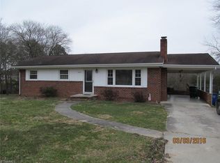 409 E Devon Dr, Mount Airy, NC 27030