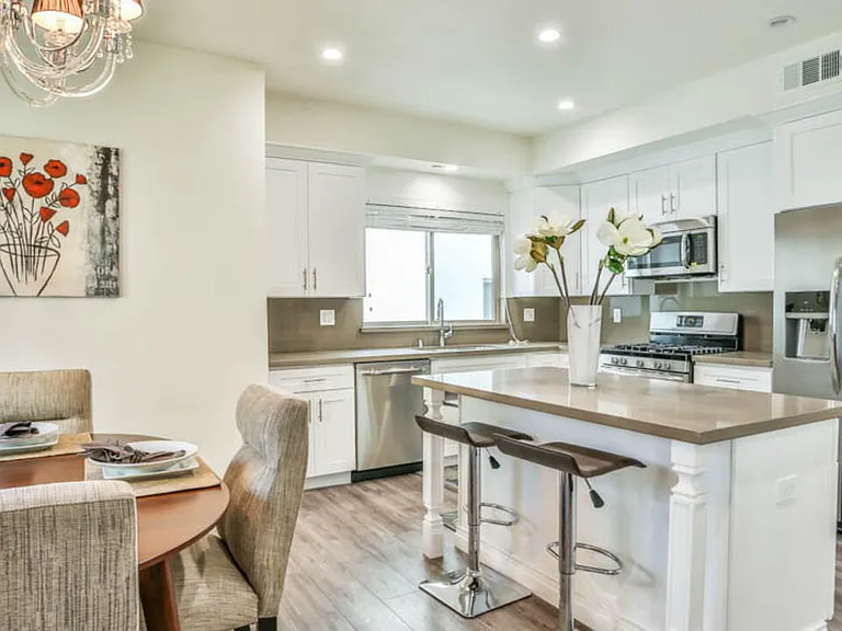 1424 S Bentley Ave #402 — Photo 13
