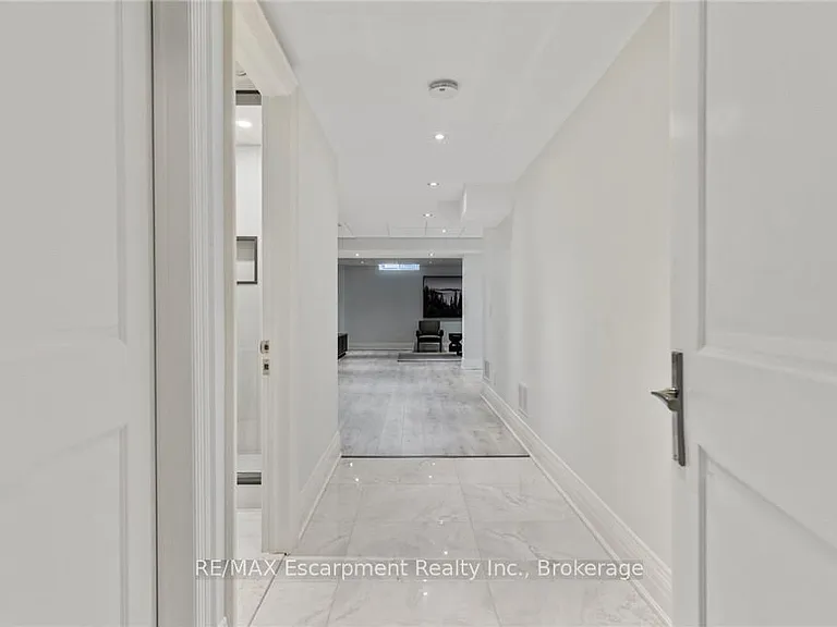81 Brock St — Photo 5
