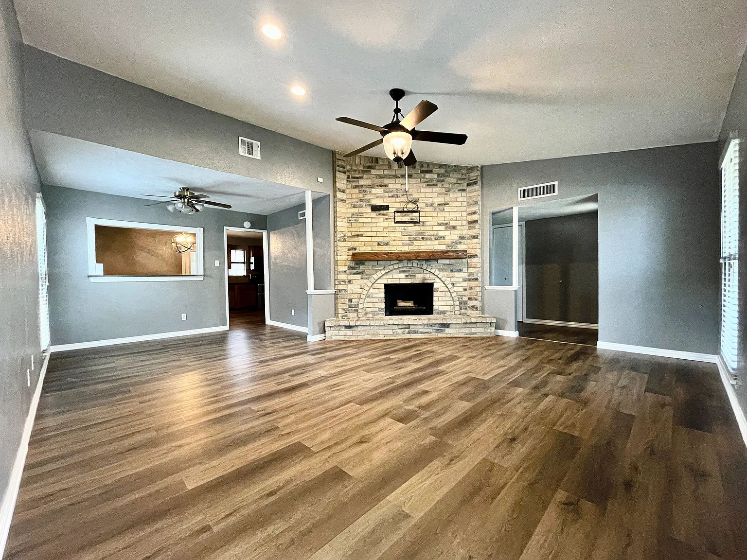 4 bed, 1744 sqft, $2,850 — Photo 3