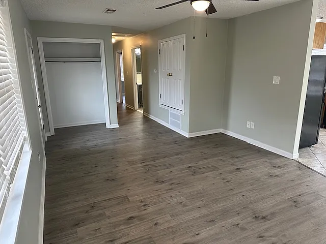 402 Habitat Cv — Photo 2