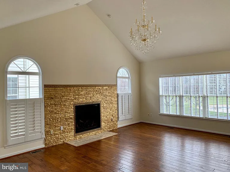 20242 Hidden Creek Ct — Photo 4